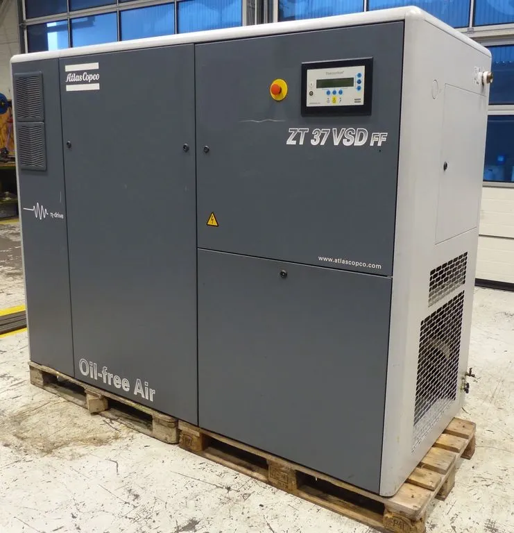 Atlas Copco ZT37VSDFF Безмасляный винтовой компрессор Б/У (Контрактный)